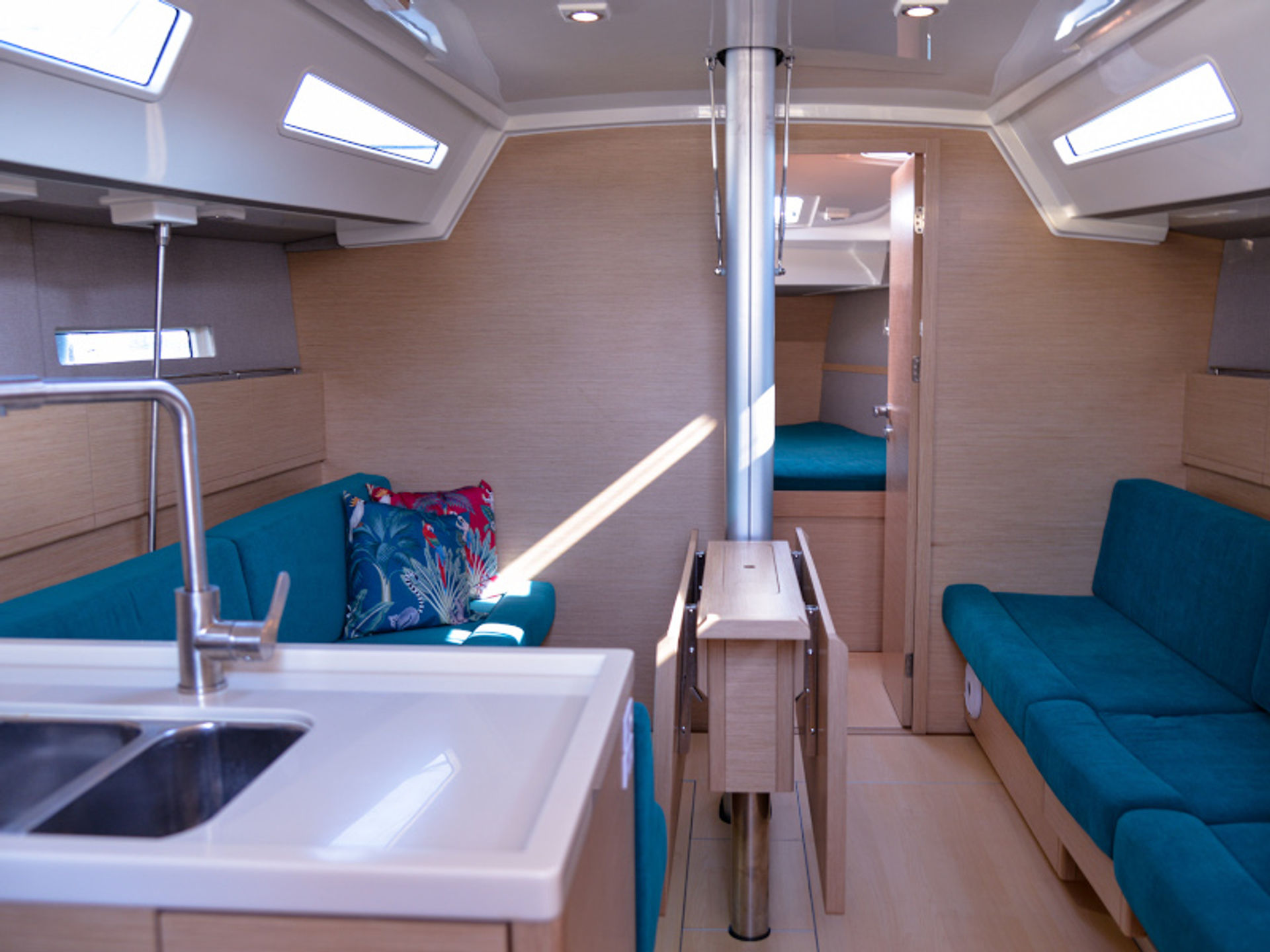 7456530030000105657_interior-More_40.jpg