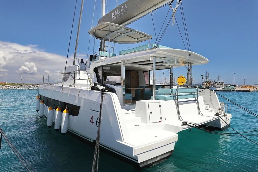 Bali Catamarans 4.6 Brain