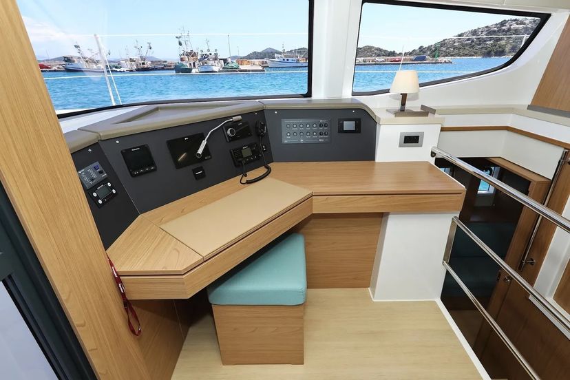 Bali Catamarans 4.6 Brain