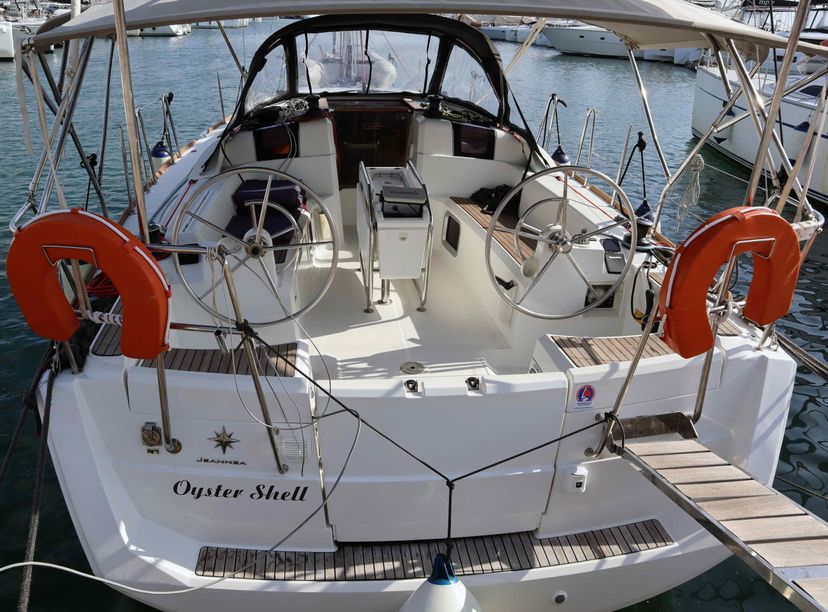Jeanneau 37 OYSTER SHELL