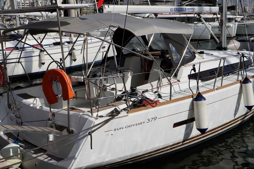 Jeanneau 37 OYSTER SHELL