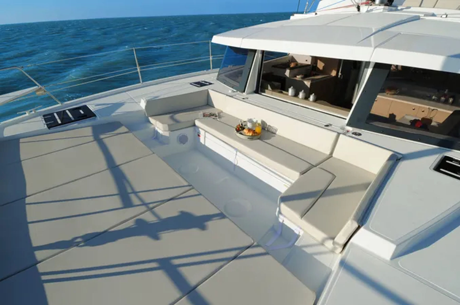 7473445860000100171_Double_Six_ext_1.jpg