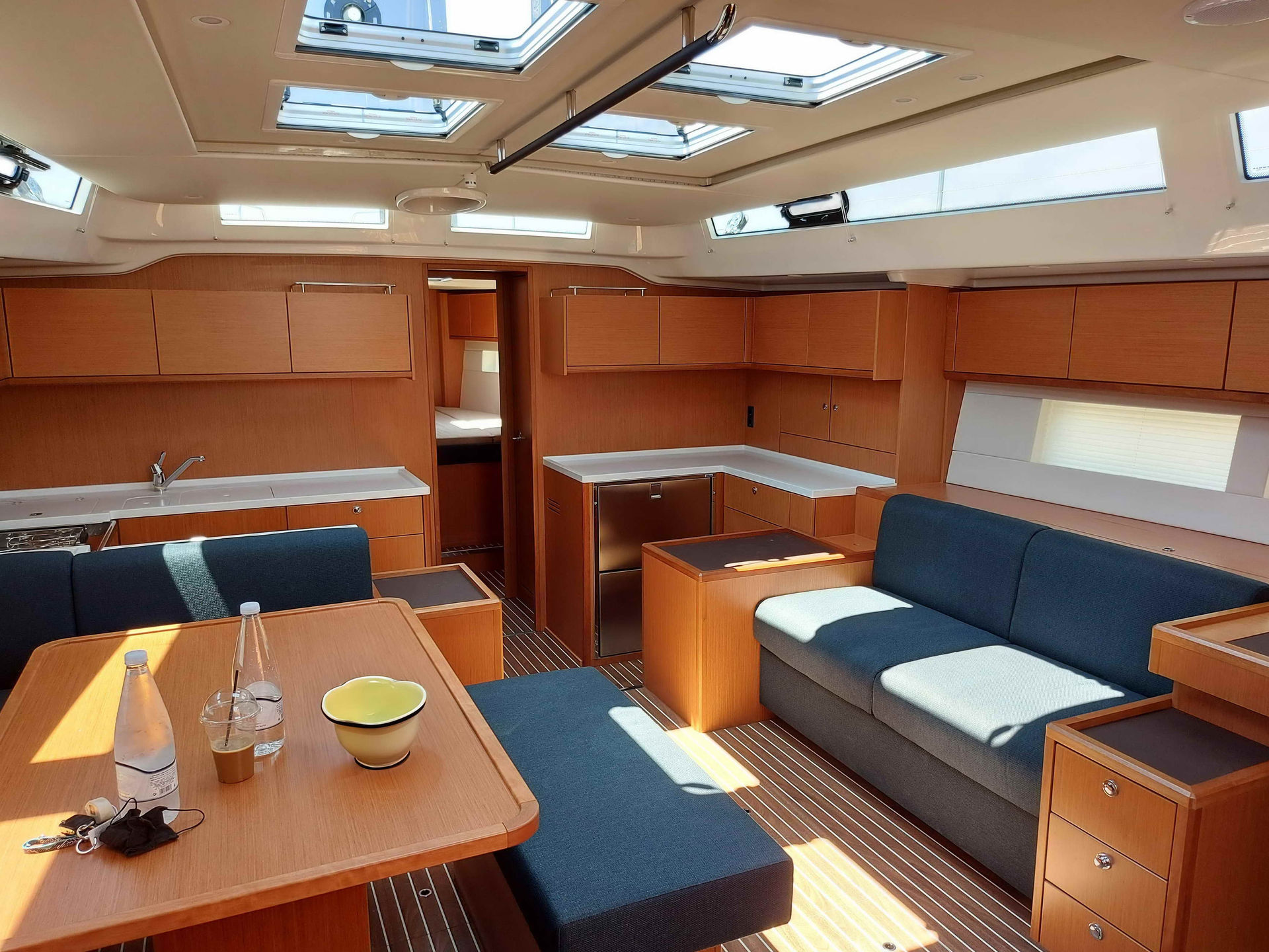 7474799230000100171_Promitheas_-_Bavaria_C57_interior.jpg