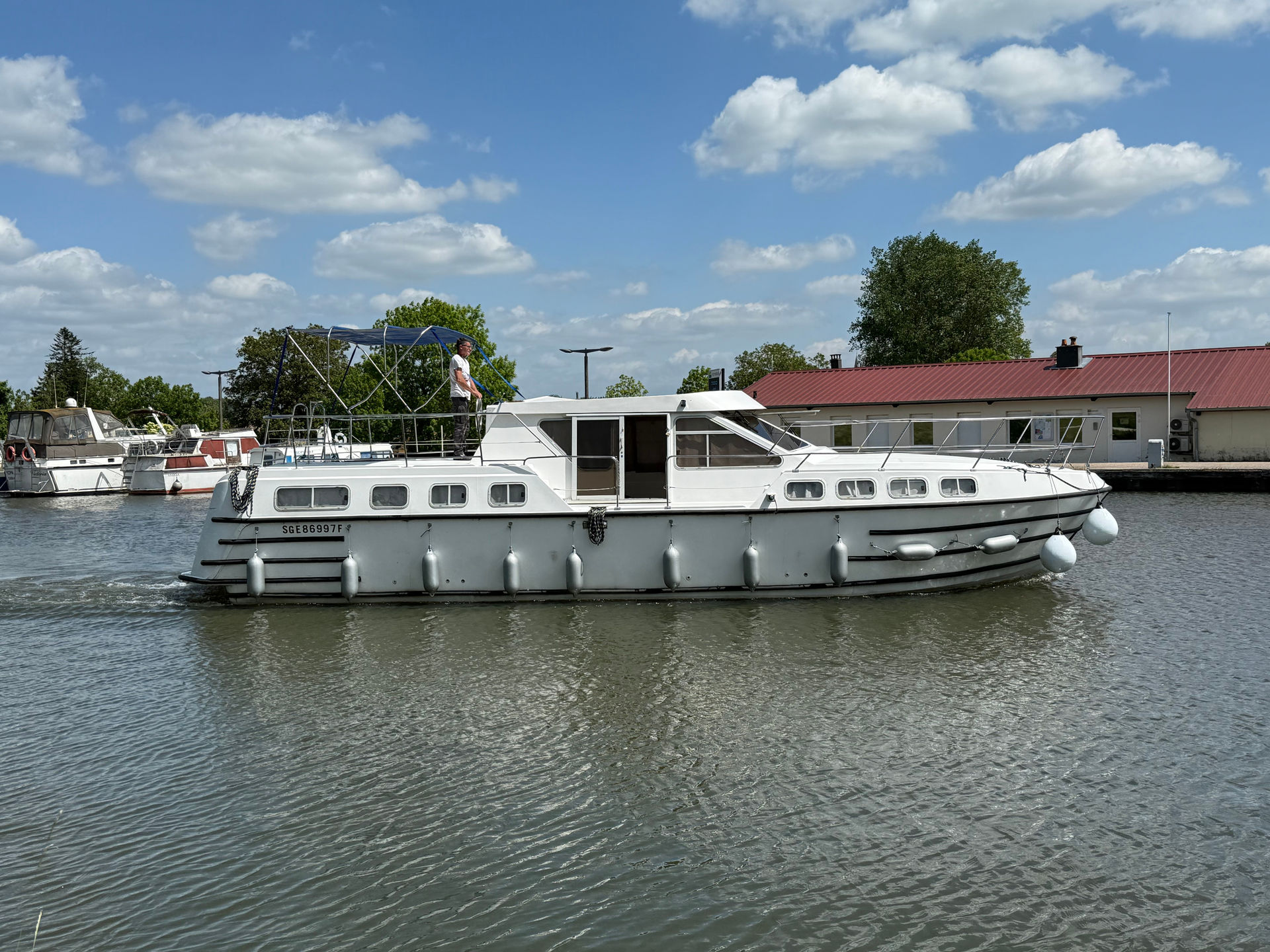 7476072800000108038_Tarpon42_main.jpg