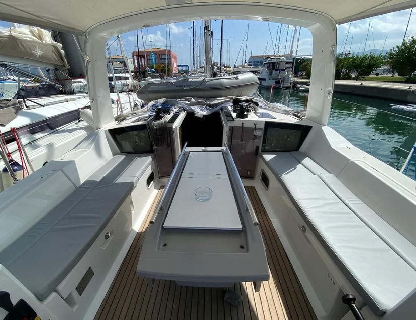 Beneteau OCEANIS 41.1 ALMA LIBRE V