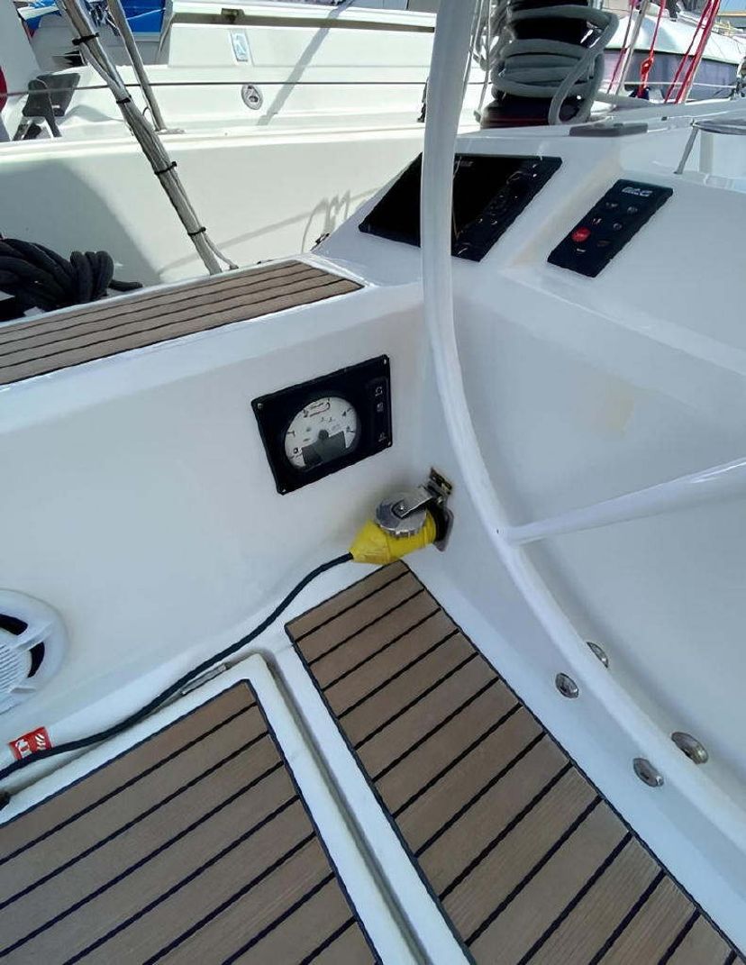 Beneteau OCEANIS 41.1 ALMA LIBRE V
