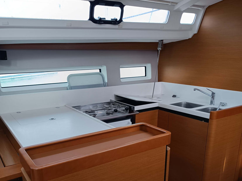 Jeanneau 40 FUNKY ONE 