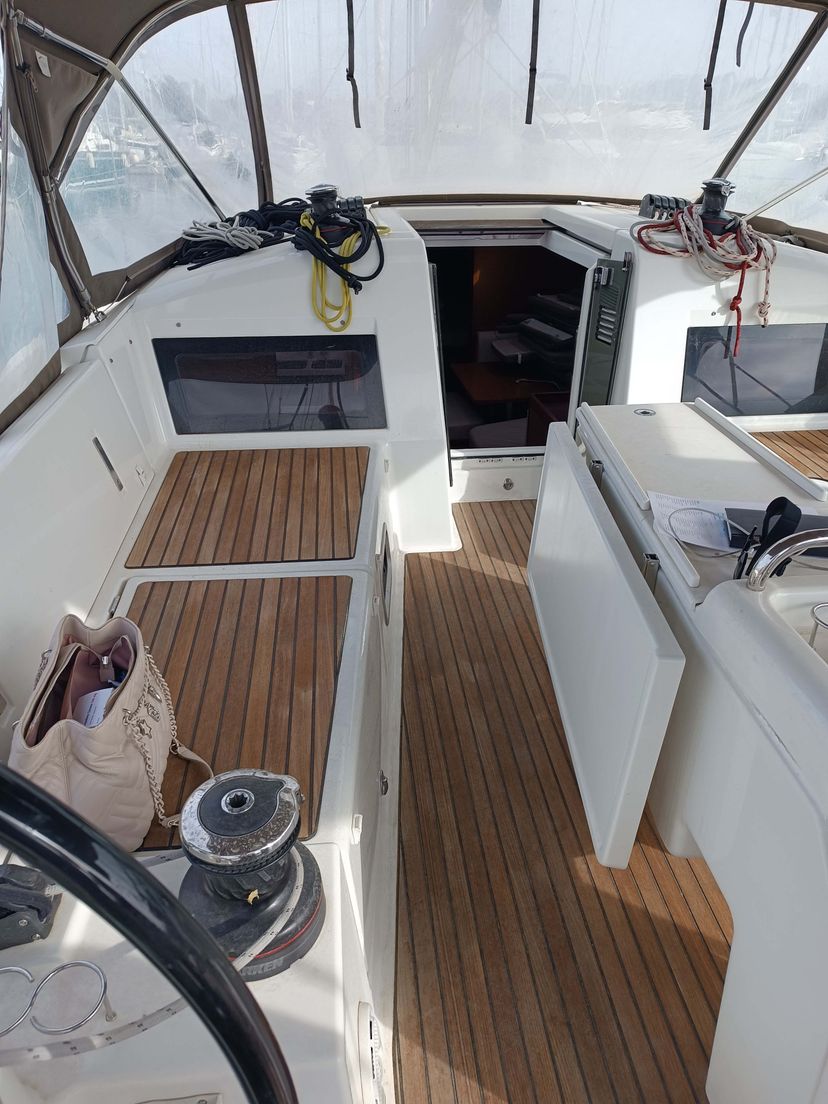 Jeanneau 40 FUNKY ONE 