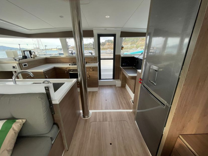 Bali Catamarans 4.2 Kebifor