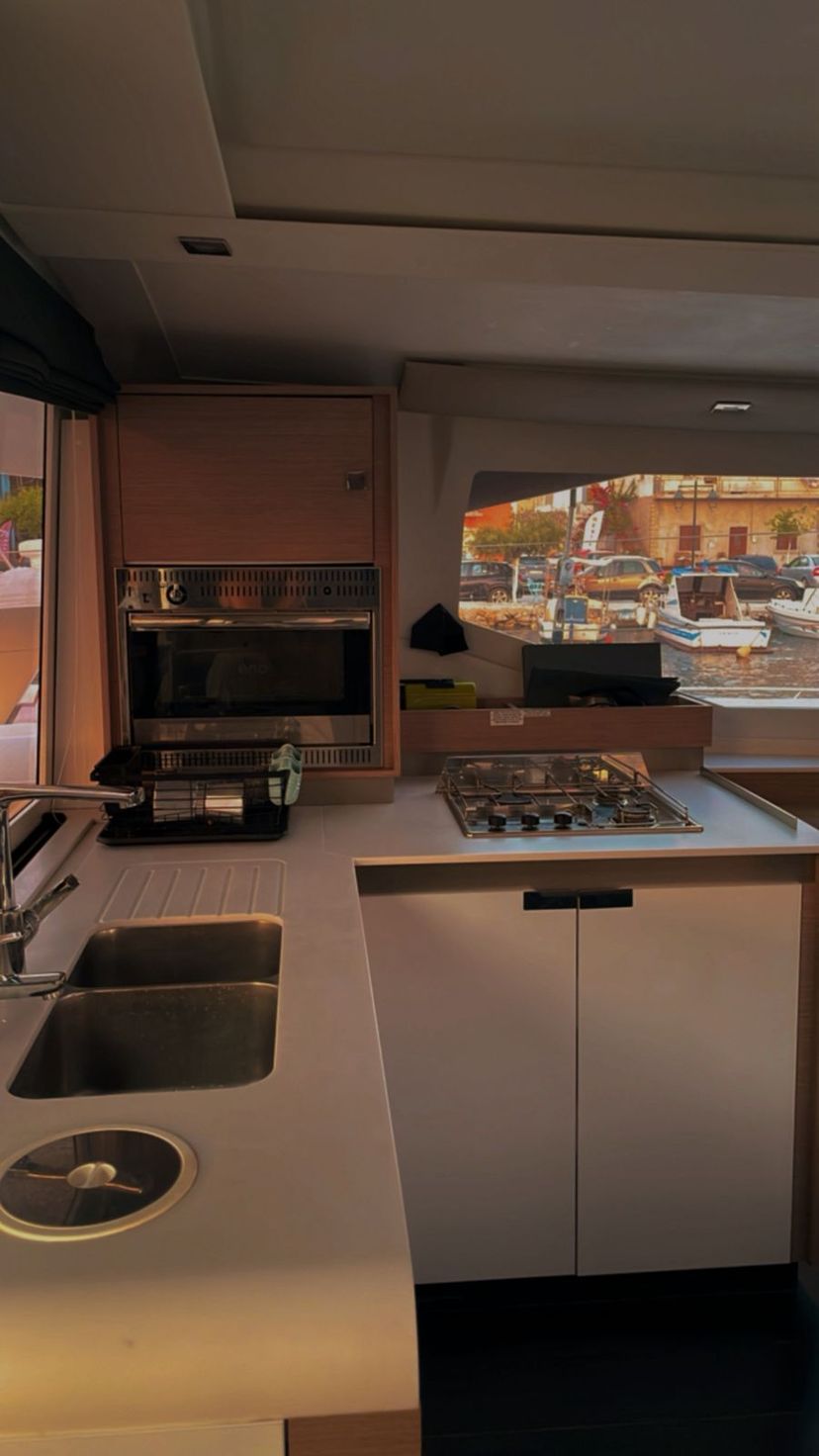 Fountaine Pajot 40 Kebitree