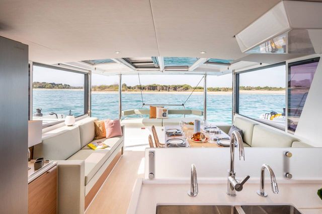 Bali Catamarans 4.6 Premium +
