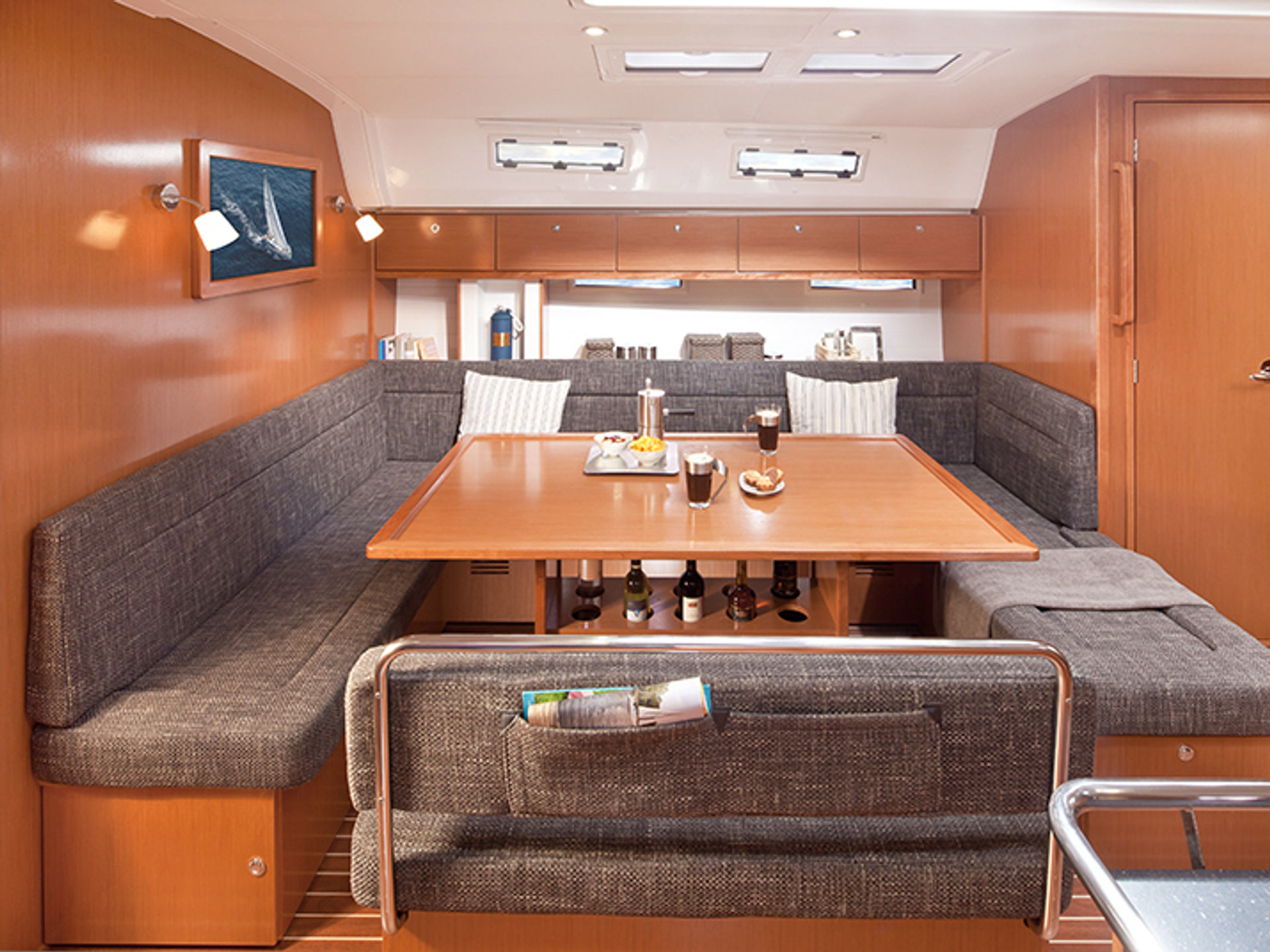 7513122620000104027_Star_Isabella_interior.jpg