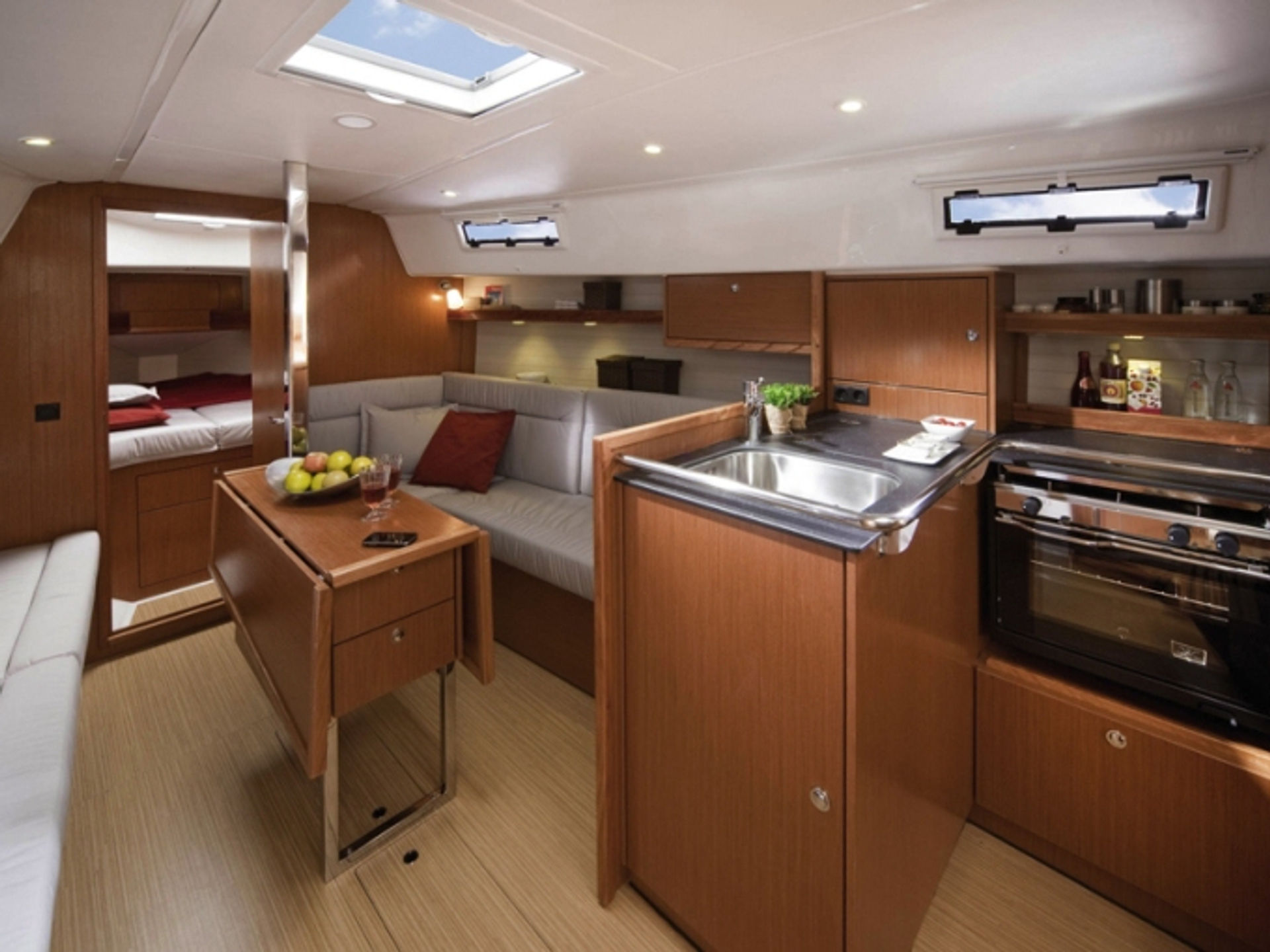 7515625960000104027_Star_Chiara_interior.jpg