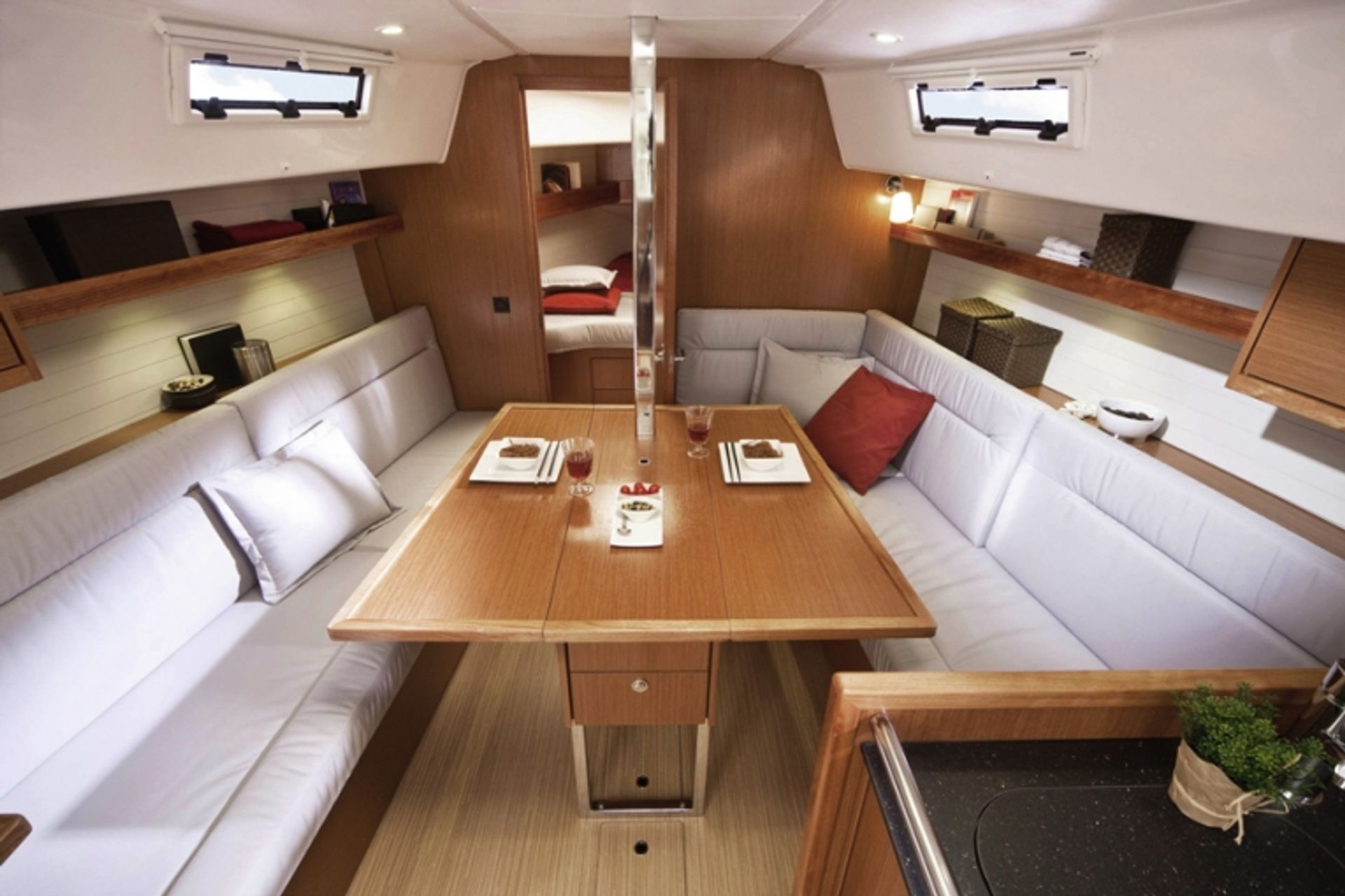 7515626200000104027_Star_Chiara_interior_4.jpg
