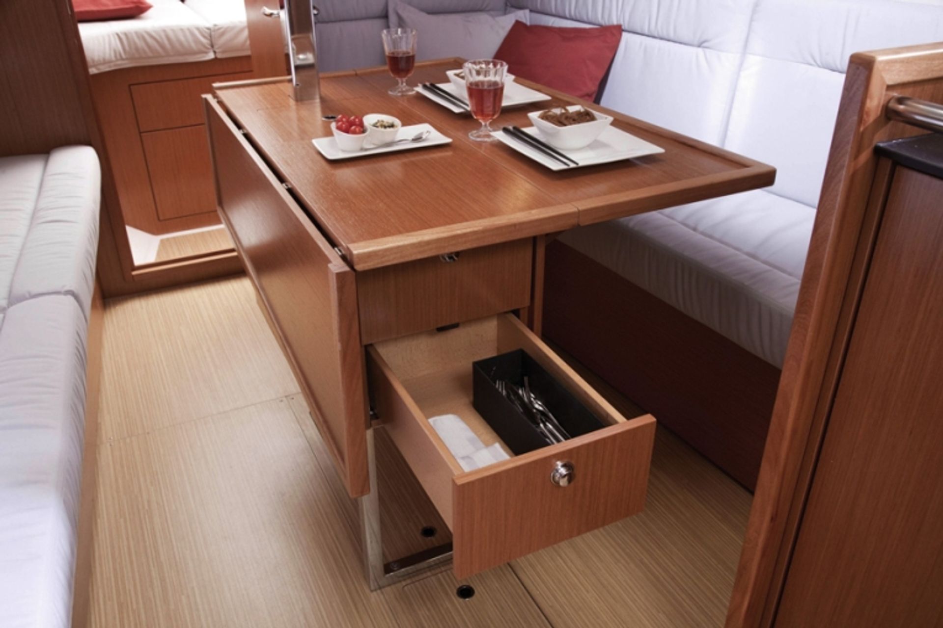 7515626230000104027_Star_Chiara_interior_5.jpg