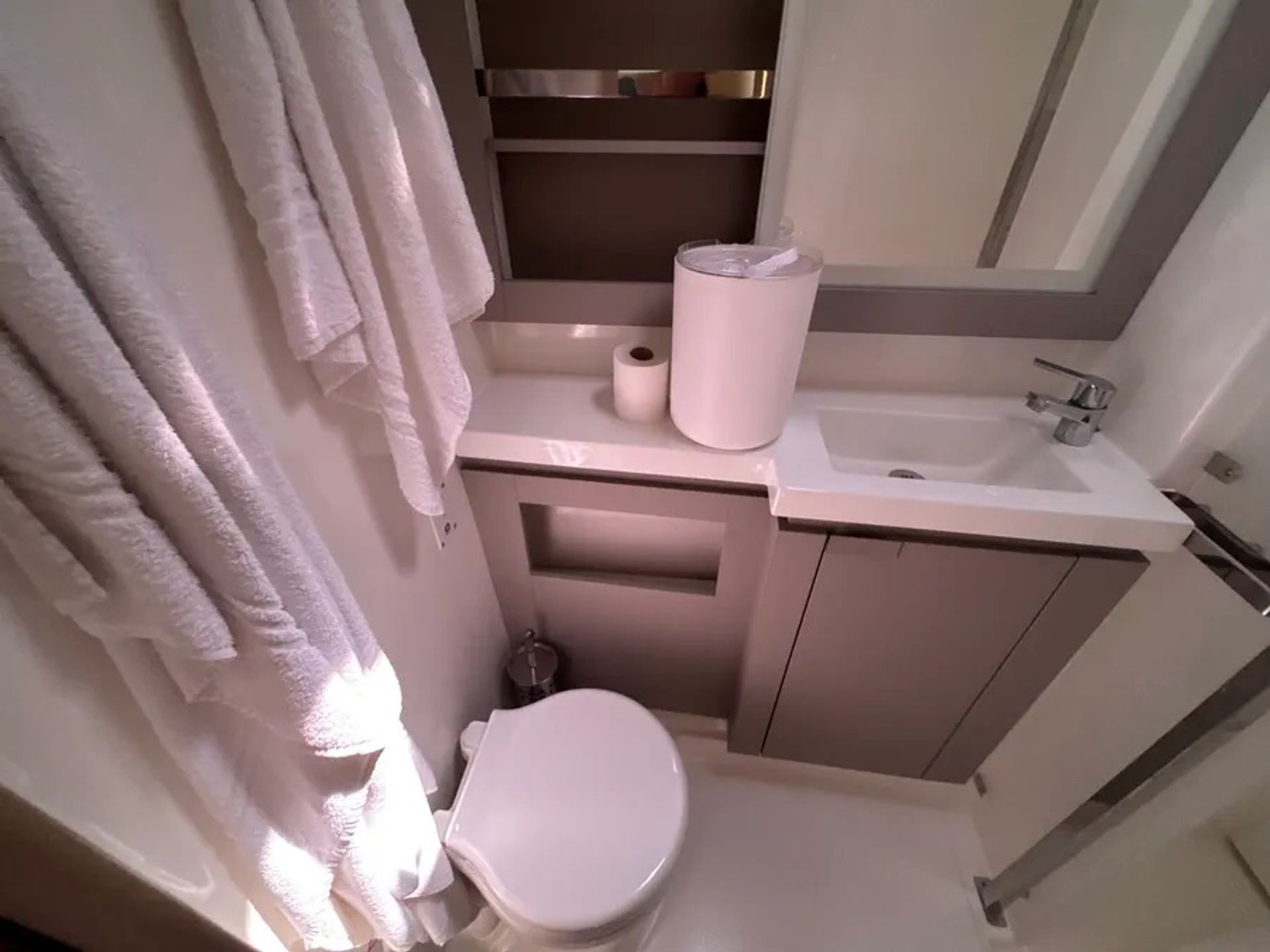 7527108860000107771_Elba_45_int3.jpg