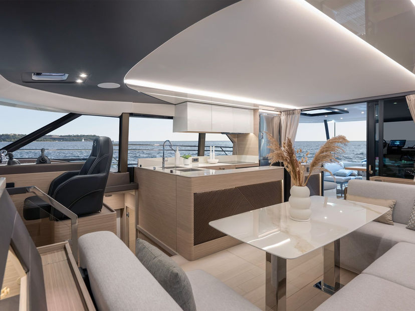 Prestige 48 Prestige M48