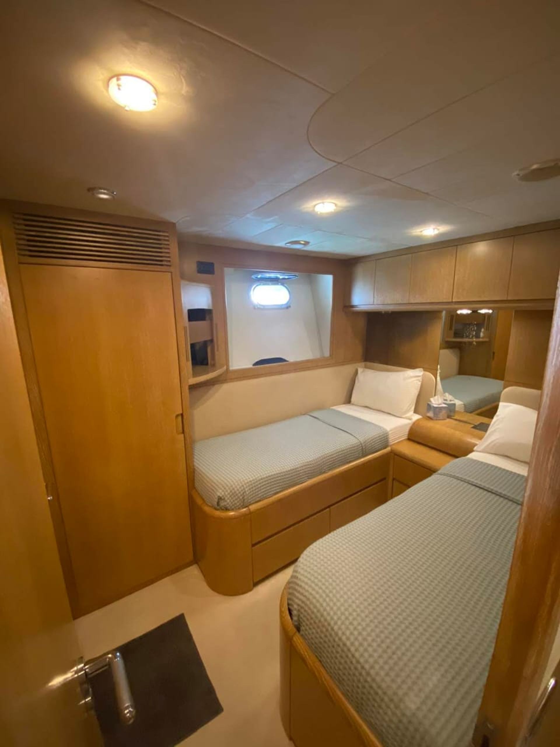 7572967310000104347_Single_cabin.jpg