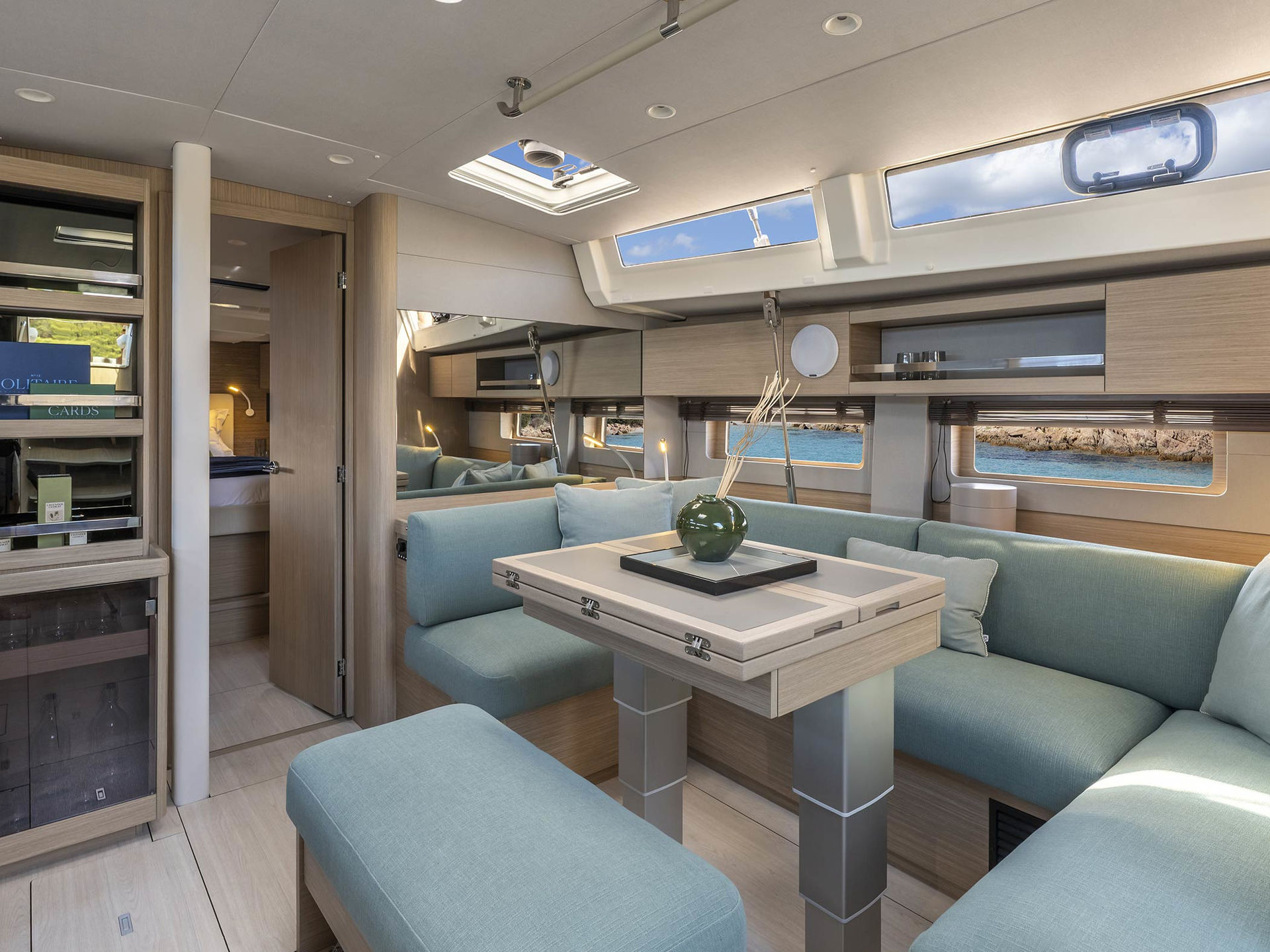 7600331950000108736_oceanis-52-interior.jpg