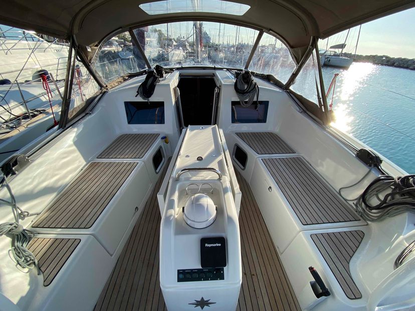 Jeanneau 410 ALMA LIBRE VI