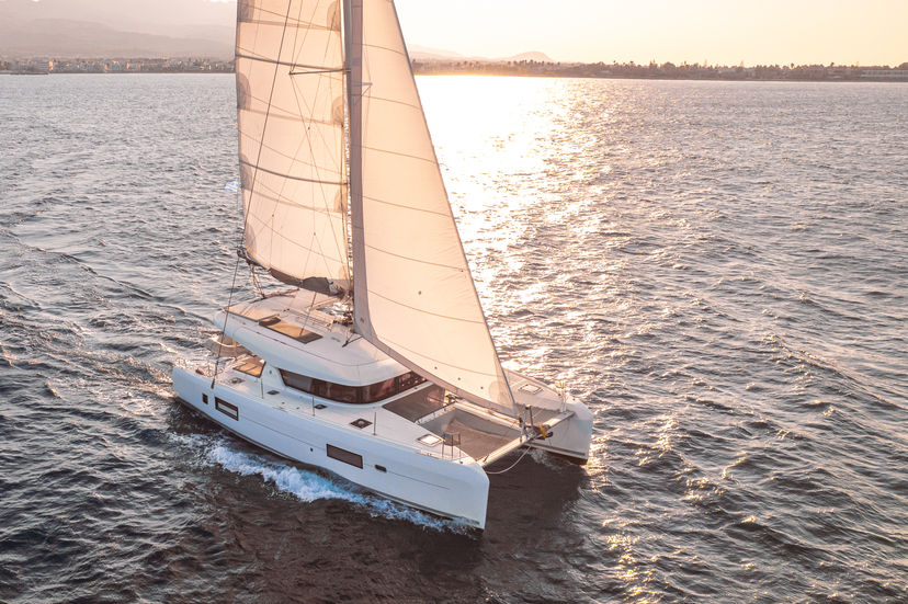 Lagoon 42 Plous