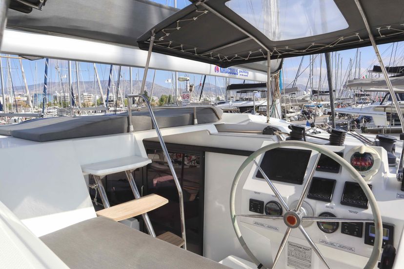 Fountaine Pajot 42 HANNAH III