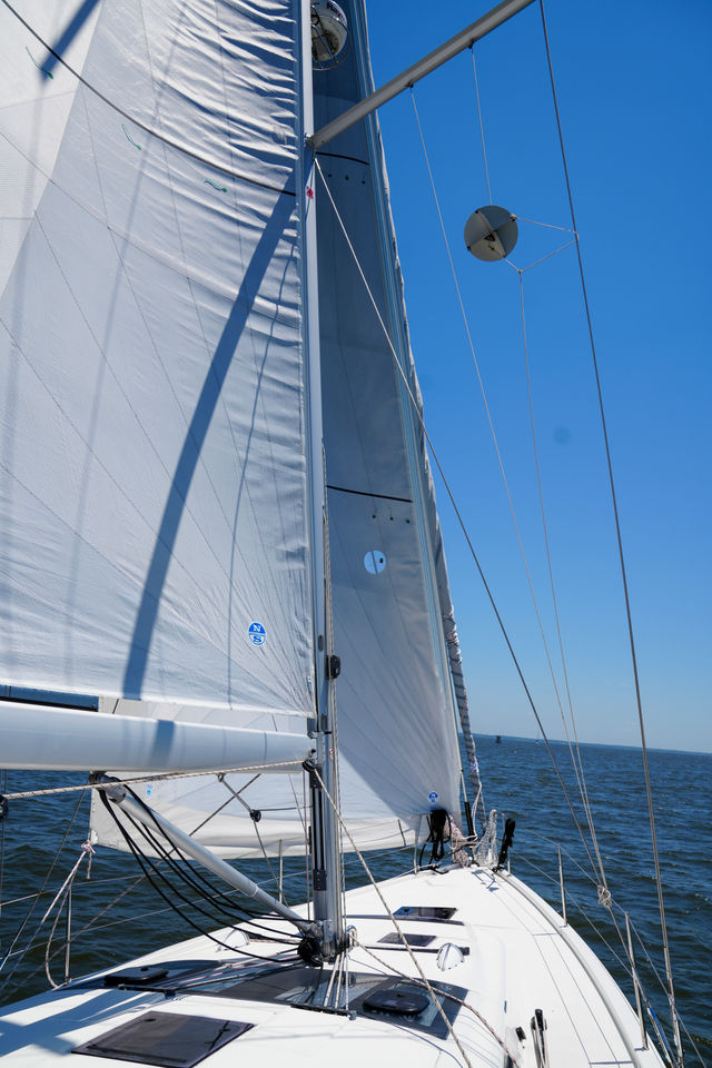 Dufour Yachts 43 Slowdown