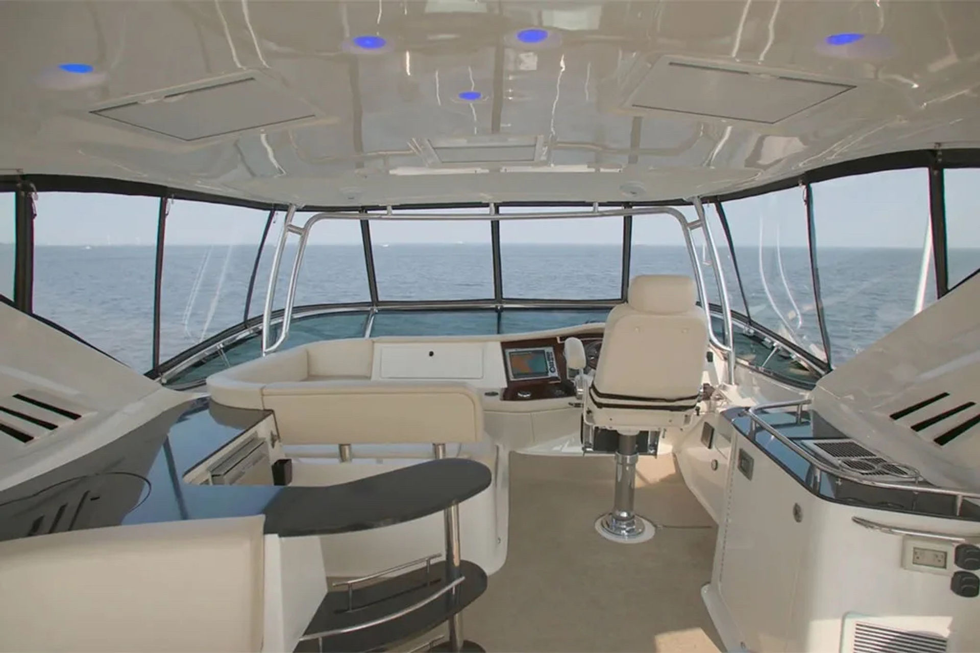7695374540000108105_Sea_Dancer_int5.jpg