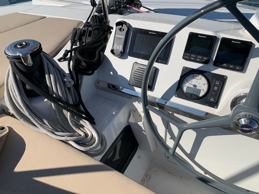 Bali Catamarans 4.1 Iroula