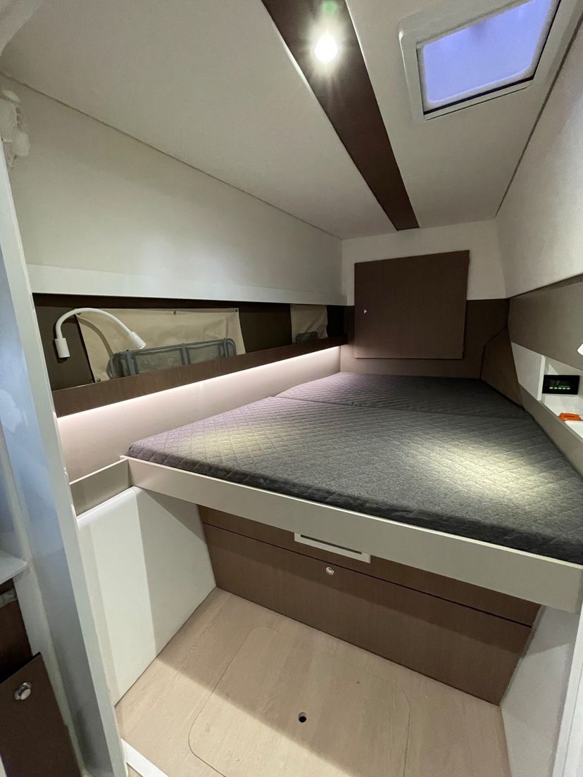 Bali Catamarans 4.1 Iroula