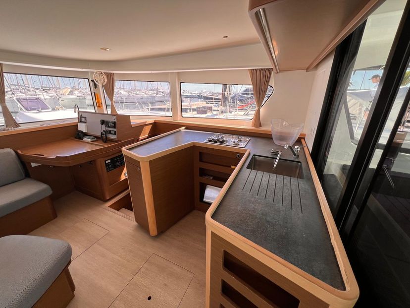 Lagoon 42 ICE CAT