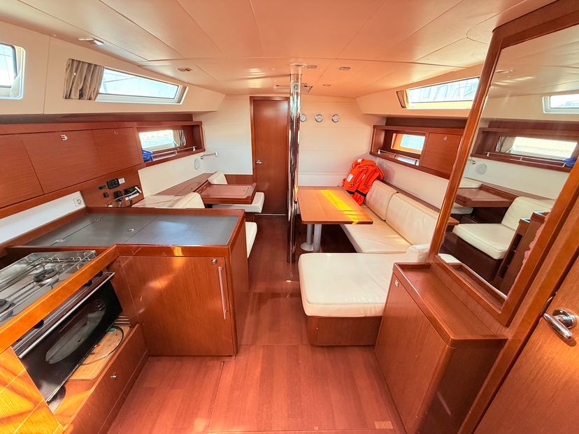 Beneteau OCEANIS 41 Sluničko