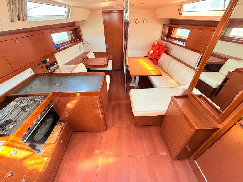 Beneteau OCEANIS 41 Sluničko