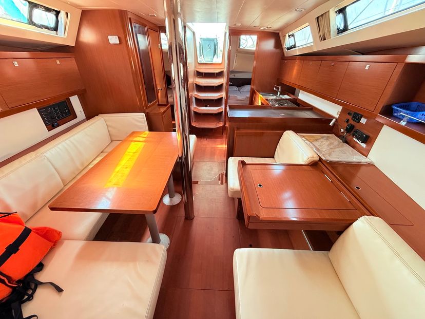 Beneteau OCEANIS 41 Sluničko