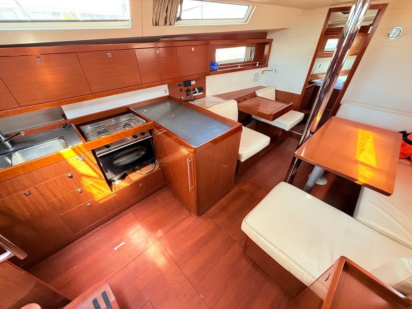 Beneteau OCEANIS 41 Sluničko