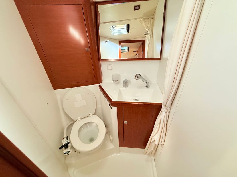 Beneteau OCEANIS 41 Sluničko