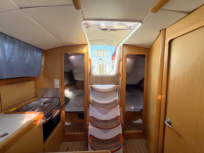 Jeanneau 36 Sail Mira