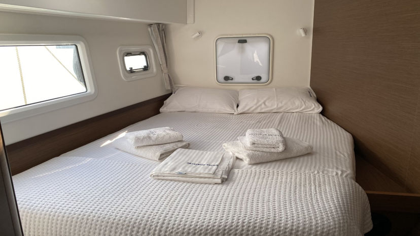 Lagoon 42 ORSA (AC/Gen/W.Maker