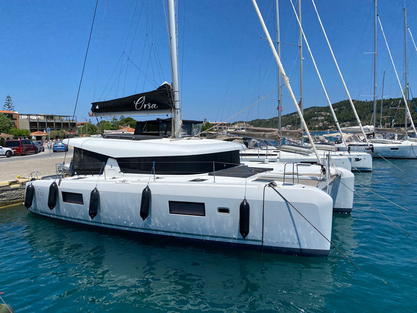 Lagoon 42 ORSA (AC/Gen/W.Maker