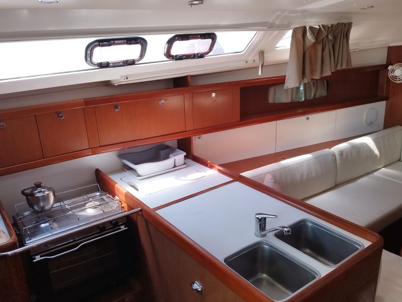 Beneteau 37 MINA "Sails 2025"