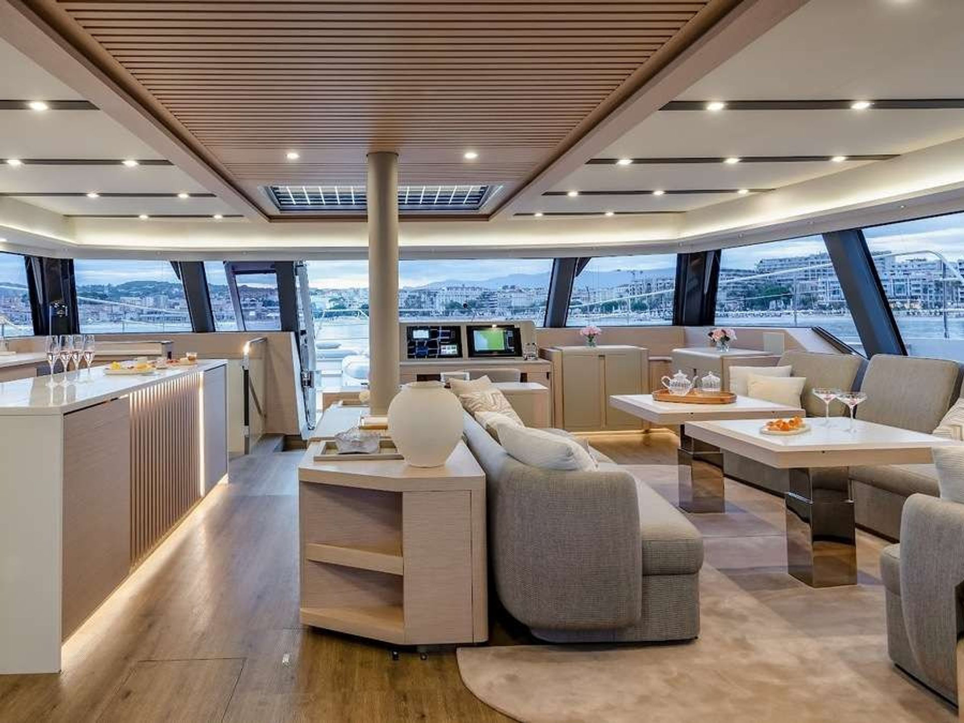 7900818630000108304_CM_interior.jpg
