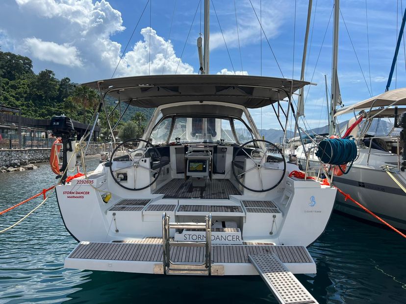 Beneteau 45 Storm Dancer 1