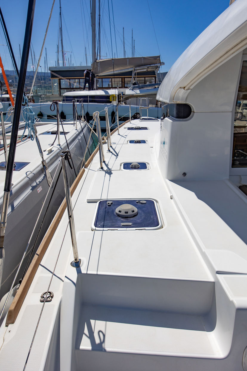 Lagoon 39 Deep Blue