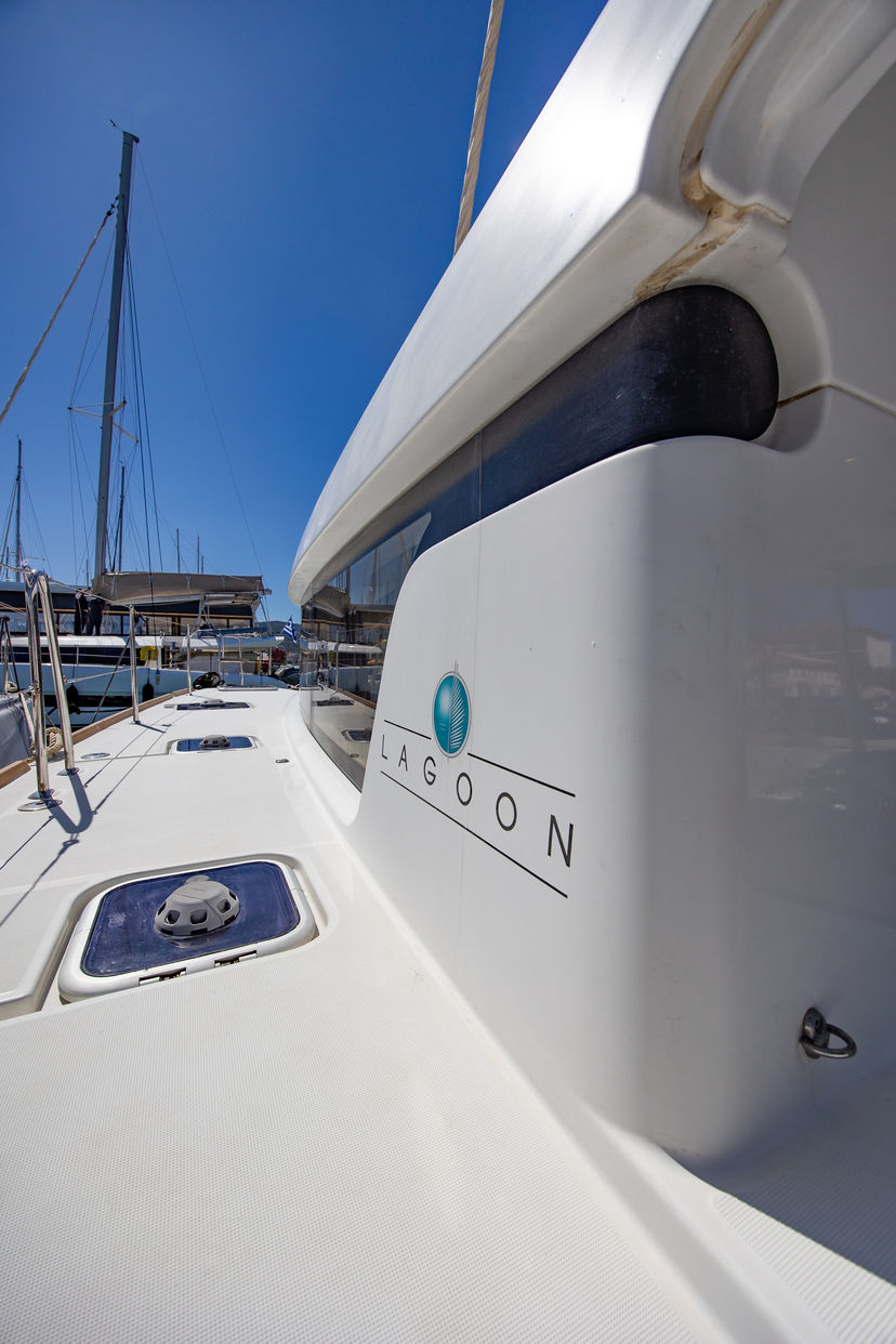 Lagoon 39 Deep Blue