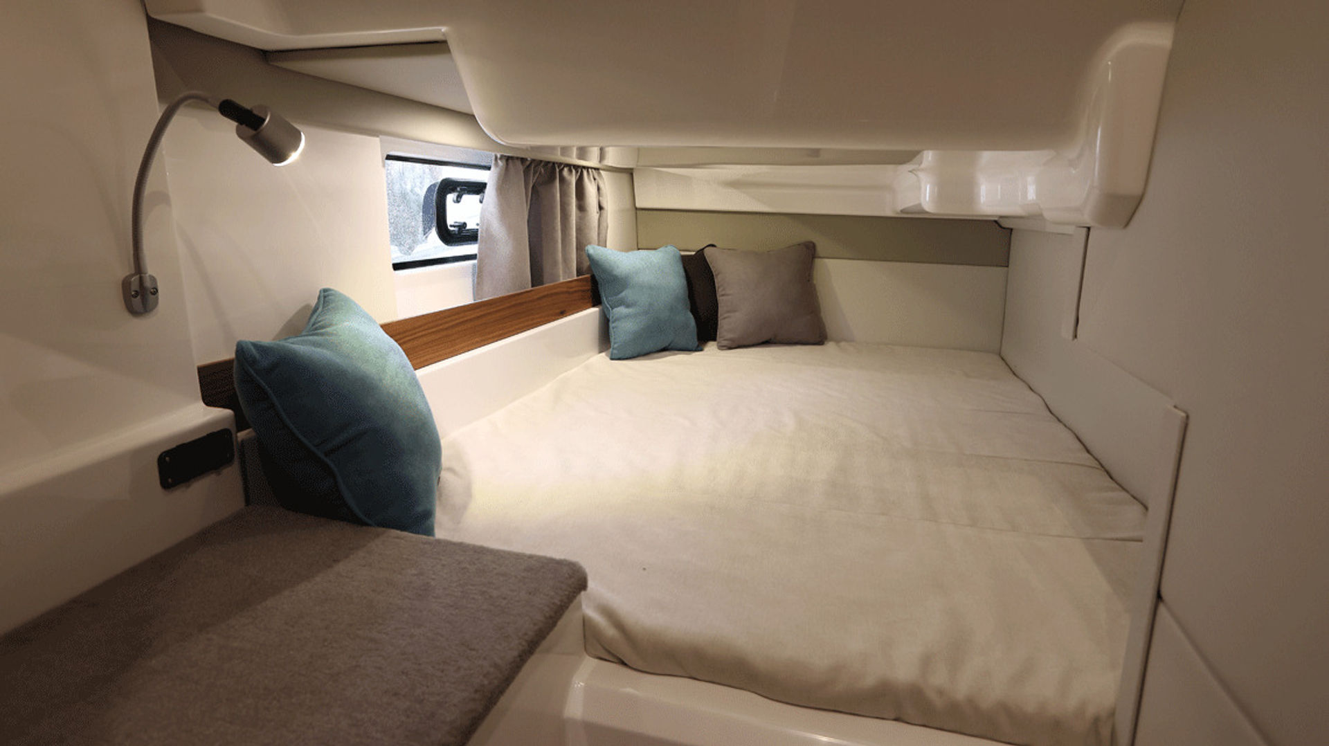 8008511127400575_Interior_Cabins_60.jpg