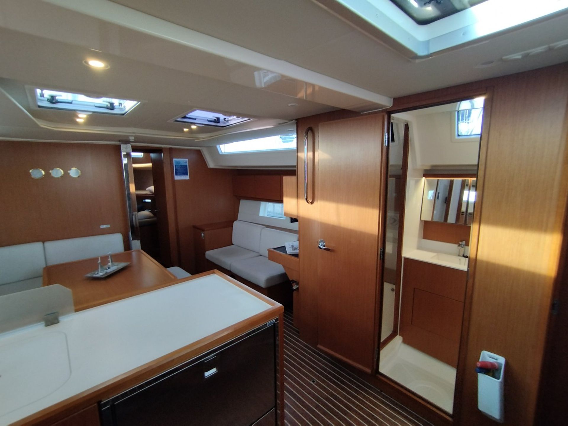 8026551480201492_INTERIOR.jpg