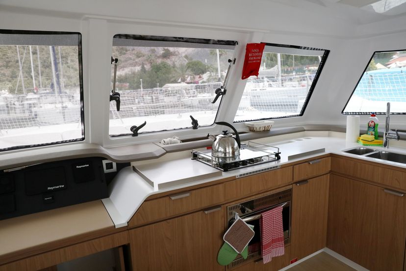 Bali Catamarans CATSPACE Vargas