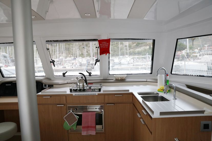 Bali Catamarans CATSPACE Vargas