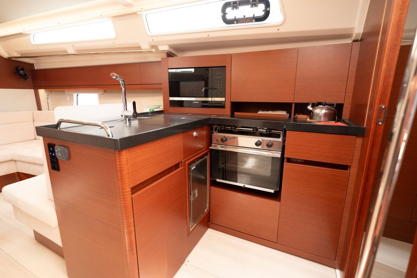 Hanse Yachts 41 VRONTIS |Inverter|