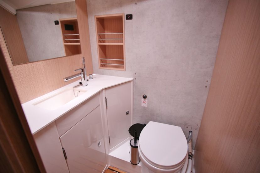 Bavaria Yachtbau C42 Oktana (Pax 8)